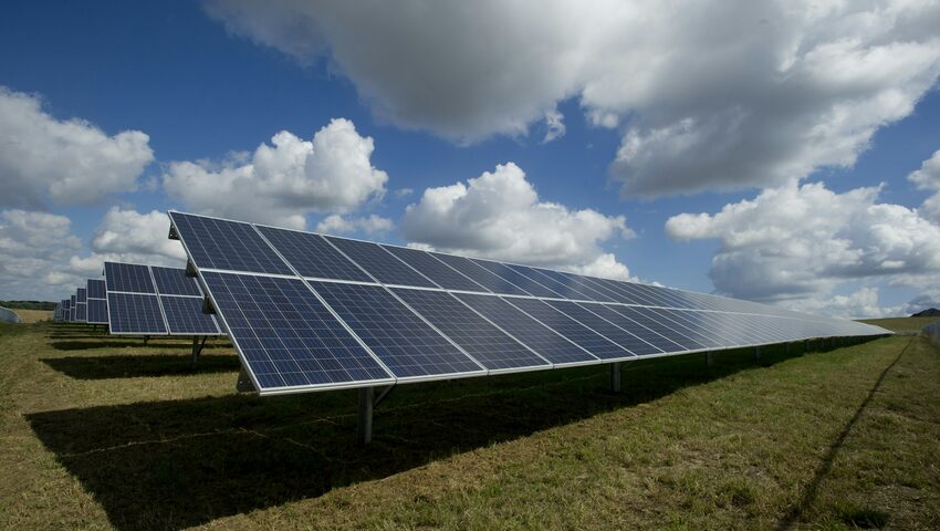 Commercial Solar Panels and Battery Storage: A Planning Guide for Businesses